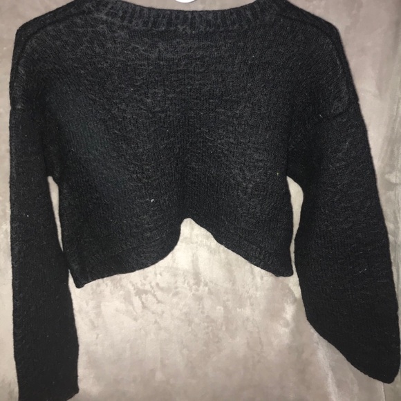 black sweater - Picture 2 of 2